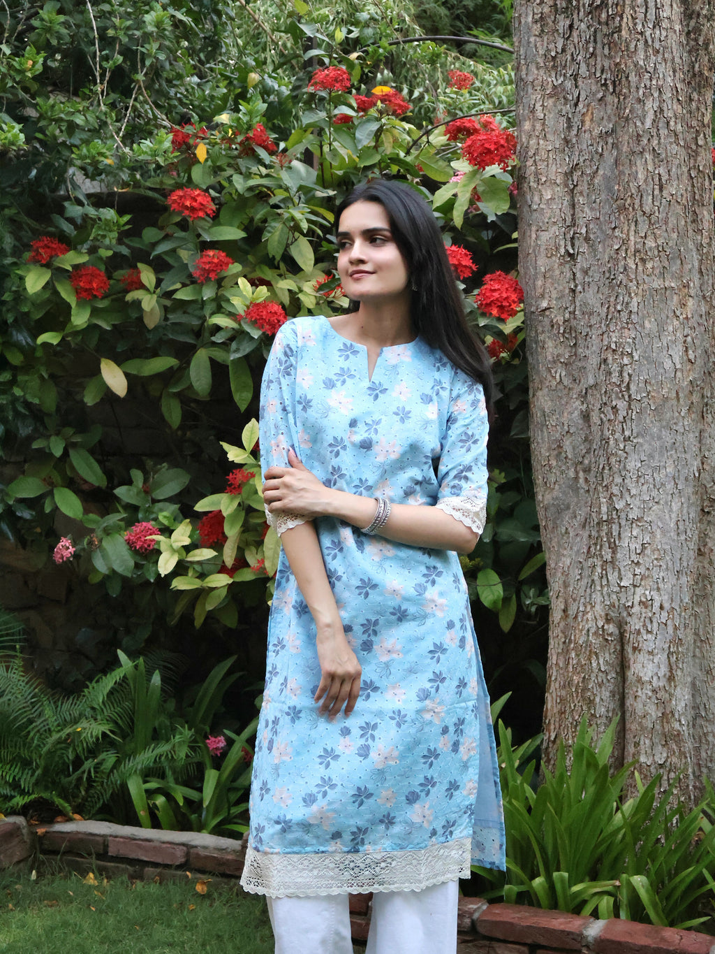 Floral Print Cotton Kurta Set with Lace Details