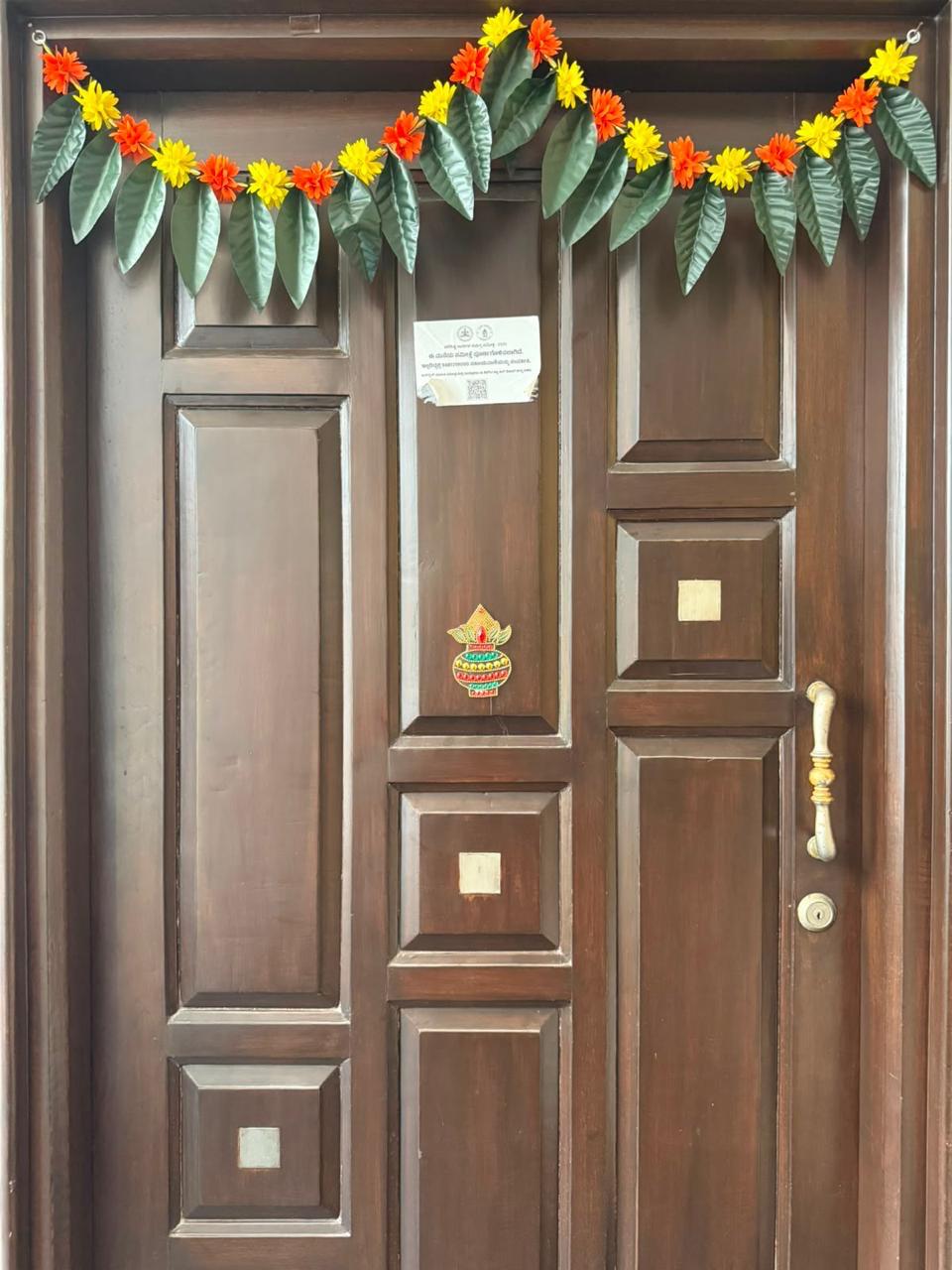 Simple leaf thoranam for door